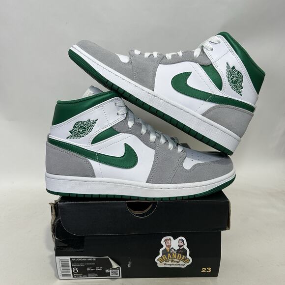 Nike Air Jordan 1 Retro Mid SE “Light Smoke Grey Pine Green”